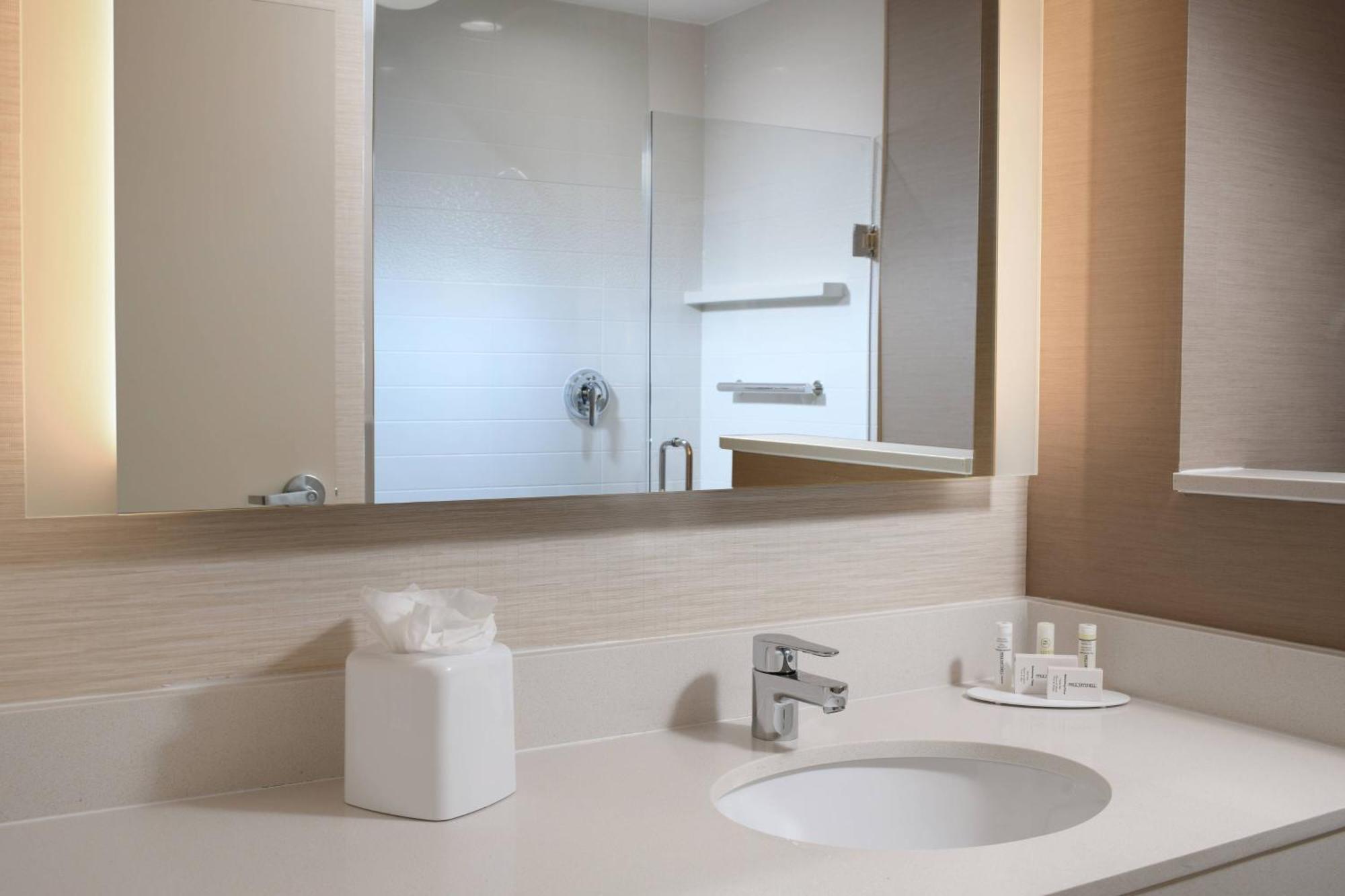Fairfield Inn & Suites By Marriott Fort Worth South/Бърлисън Екстериор снимка