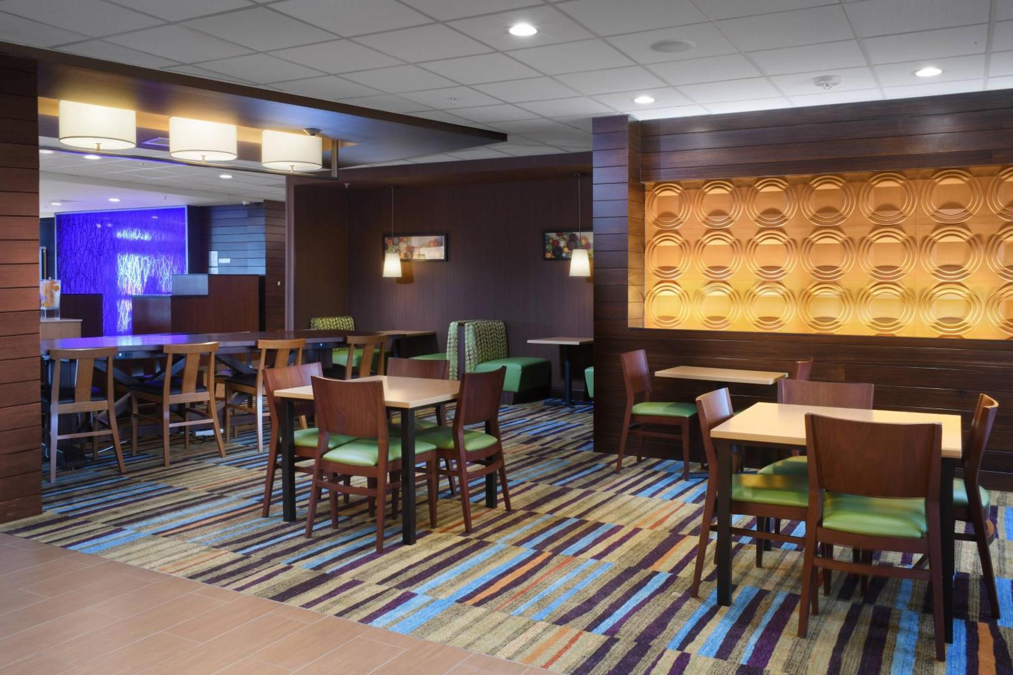 Fairfield Inn & Suites By Marriott Fort Worth South/Бърлисън Екстериор снимка
